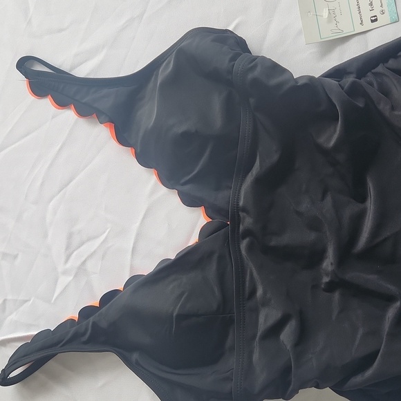 Black Scalloped Women's Swimsuit - Picture 2 of 7